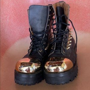 Blitz upper leather boots in black in gold studs